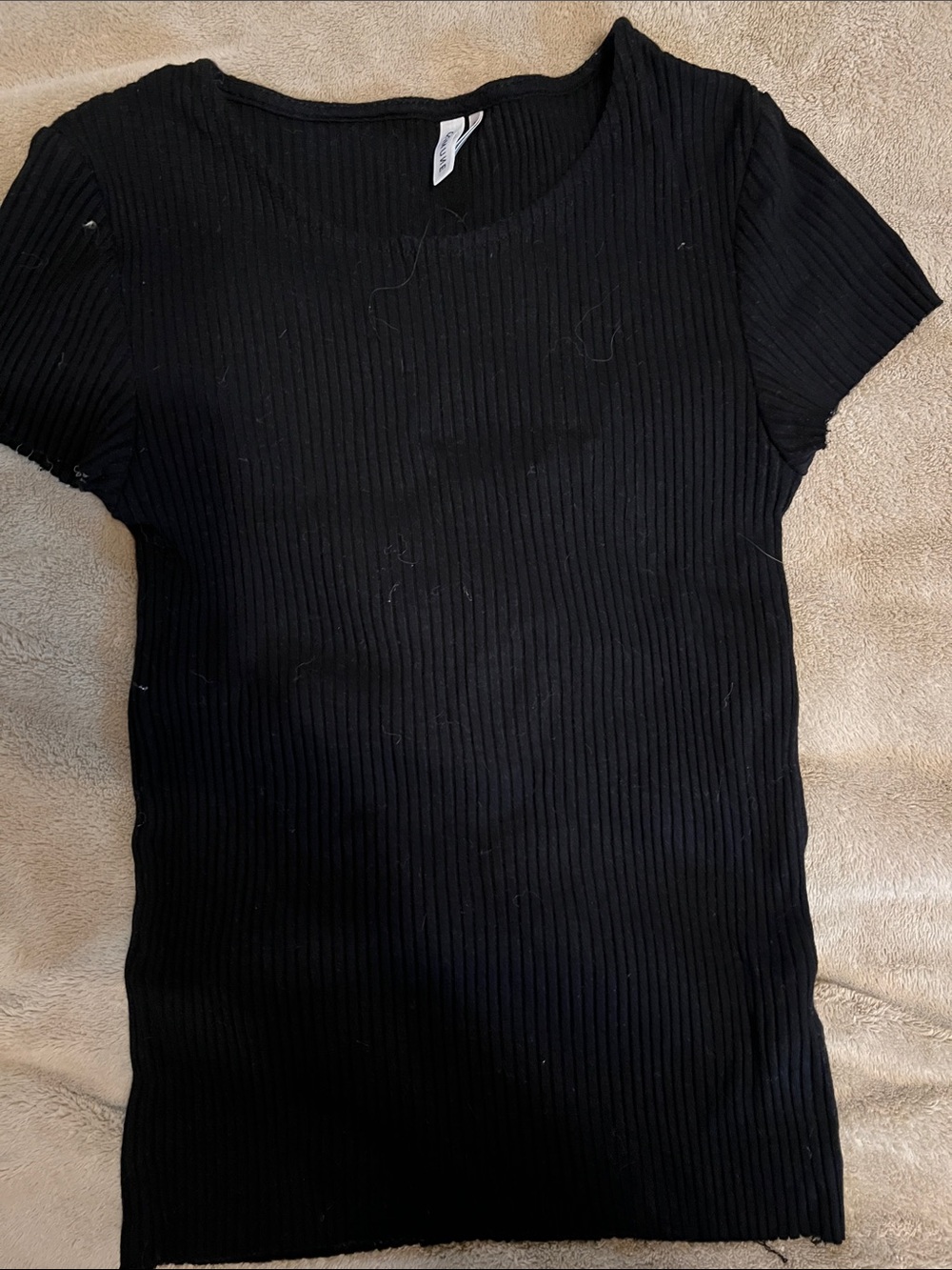 Comune Women's Black Ribbed Short Sleeve Tee Form Fitting